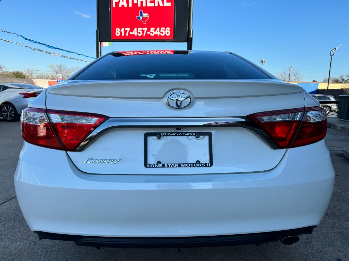 2017 WHITE TOYOTA CAMRY SE; LE; XLE; X (4T1BF1FK6HU) , located at 5900 E. Lancaster Ave., Fort Worth, TX, 76112, (817) 457-5456, 0.000000, 0.000000 - Photo#4